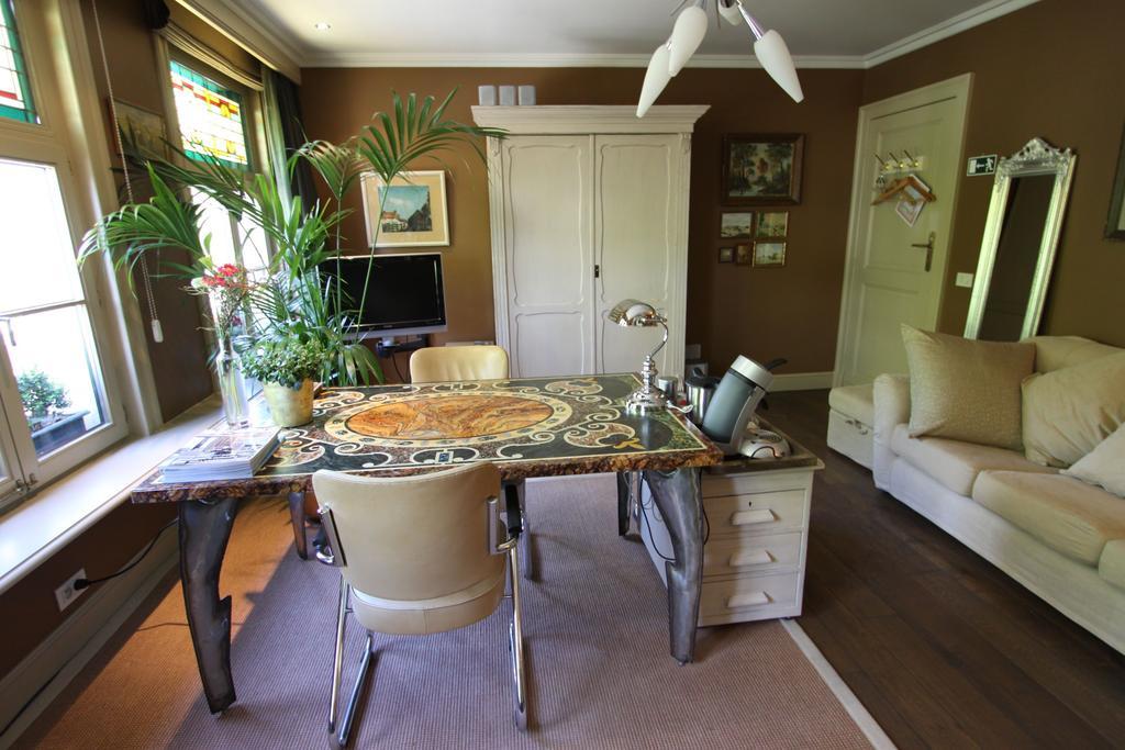 B&B De Lachende Engel Mechelen Phòng bức ảnh